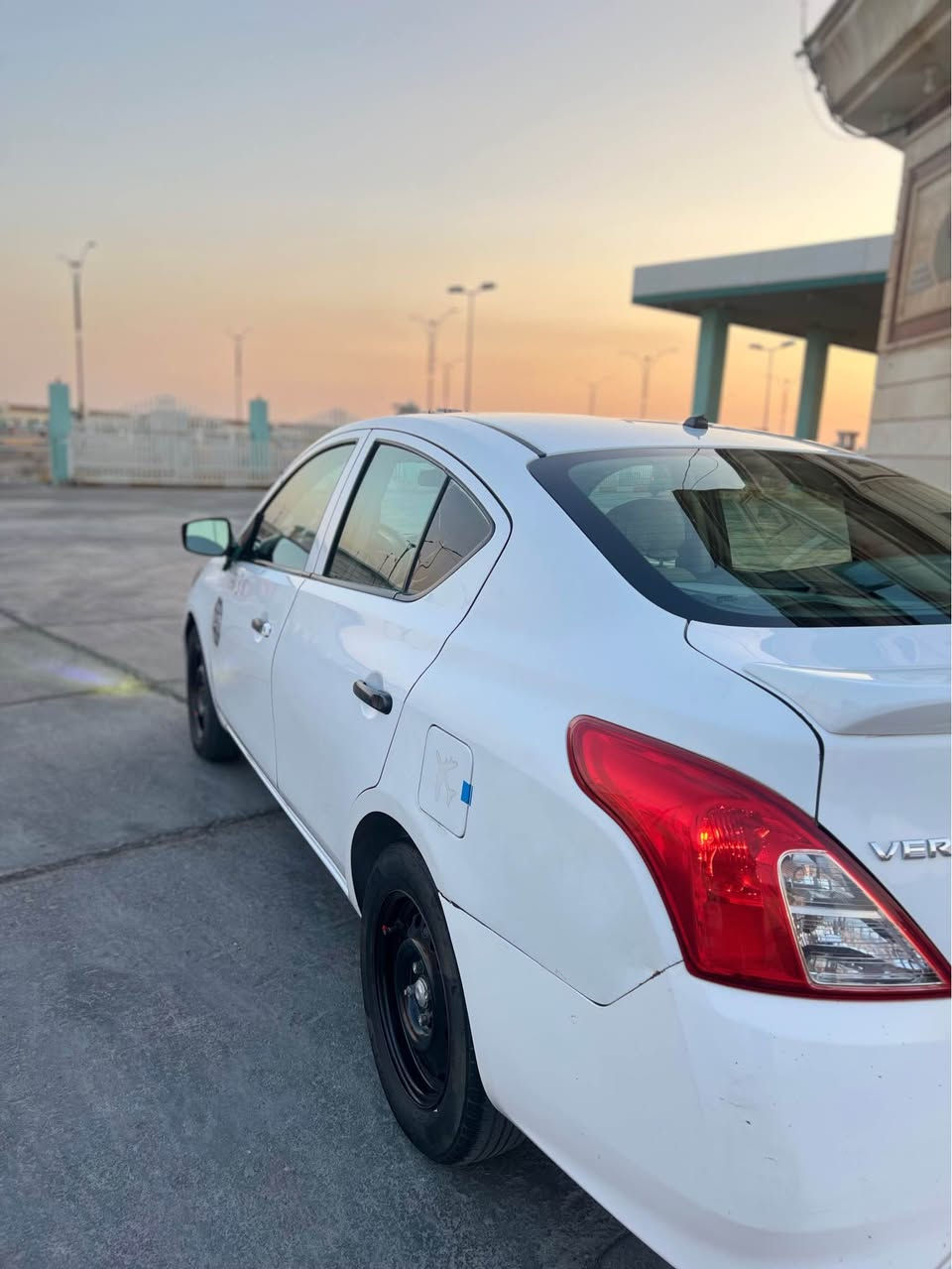 السلام عليكم نيسان مديل (2018) تحويل ثاني يوم سياره جاهزه للاخير السعر (85) $ وبيهه شي بصيط حق الجيه سياره بيهه جاملغ خلفي صبغ وجاملغ امامي مكاني بصره رقم الهاتف (***********) البصرة, العراق
