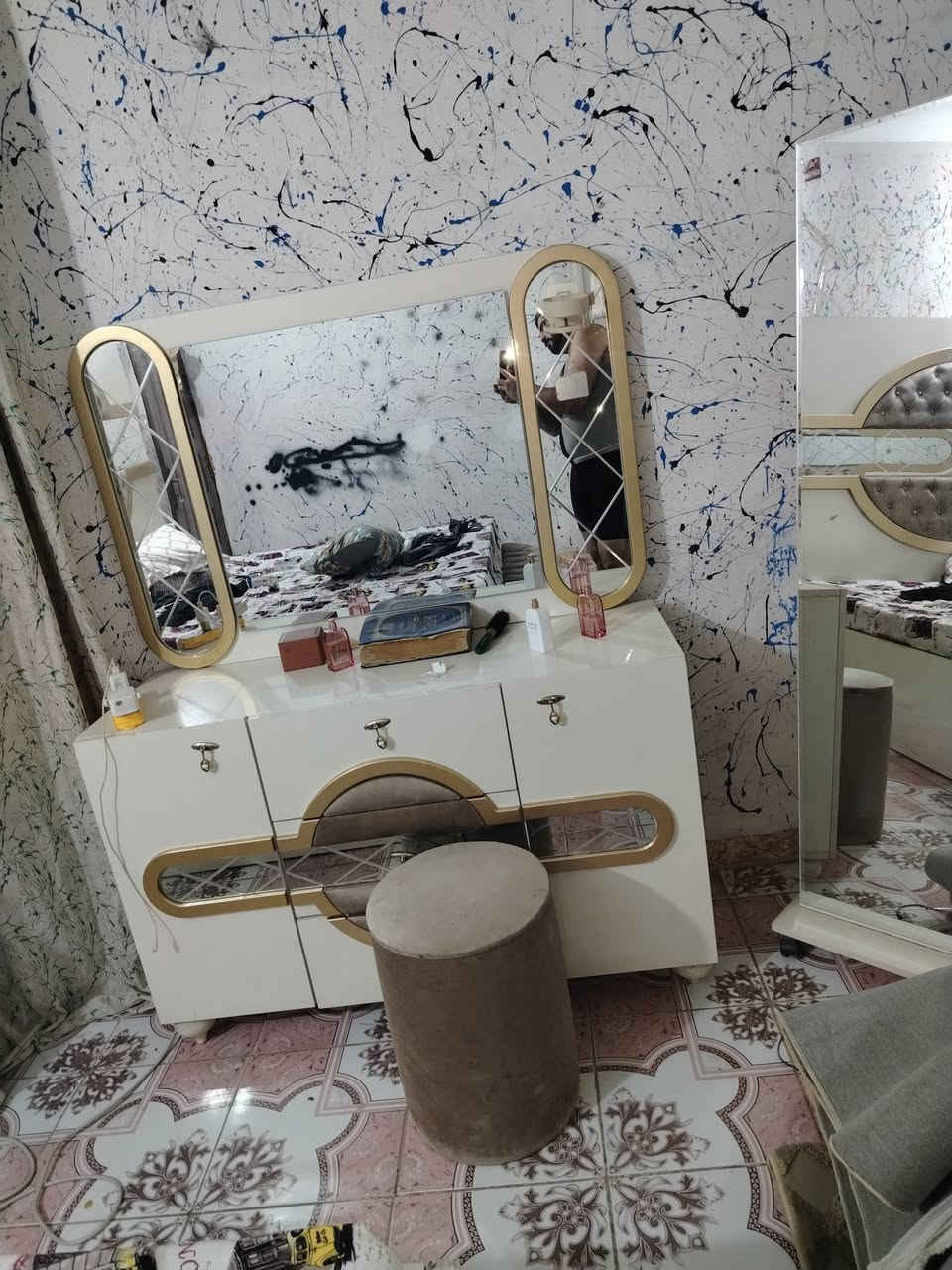 السلام عليكم غرفت تركيا الكنتور اتلاثه بيبان سلايت مثل ما تشوفون بل صوره غرفه اخت الجديده الله شاهد تجي وشوف ابعينك مستعجل عله بيعته الي يحب هاذه رقمي وبي واتساب ***********
