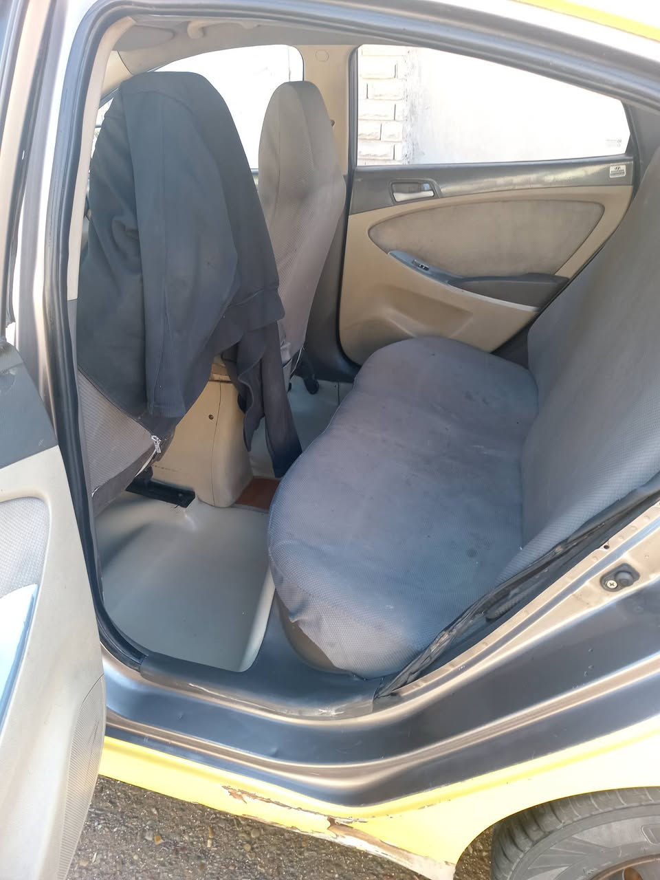 السلام عليكم ورحمة الله وبركاته البيع او مراوس ماكو مشكله اكسنت موديل 2013 خليجي رقم بغداد ابسمي مكينه دوش 1600 دبل قطره منضومه بانزين جديده باتري جديد تخم نوزلات صدر نص عمره مكان السياره الفلوجة *********** #***********لاحد يكول شبيه مابيه تجي تشوفه كدامك انطيك تفاصيل بل تلفون ومن تجي يطلع غير شي تجي تشوف واني حاضر السعر 80 وبيه مجال
