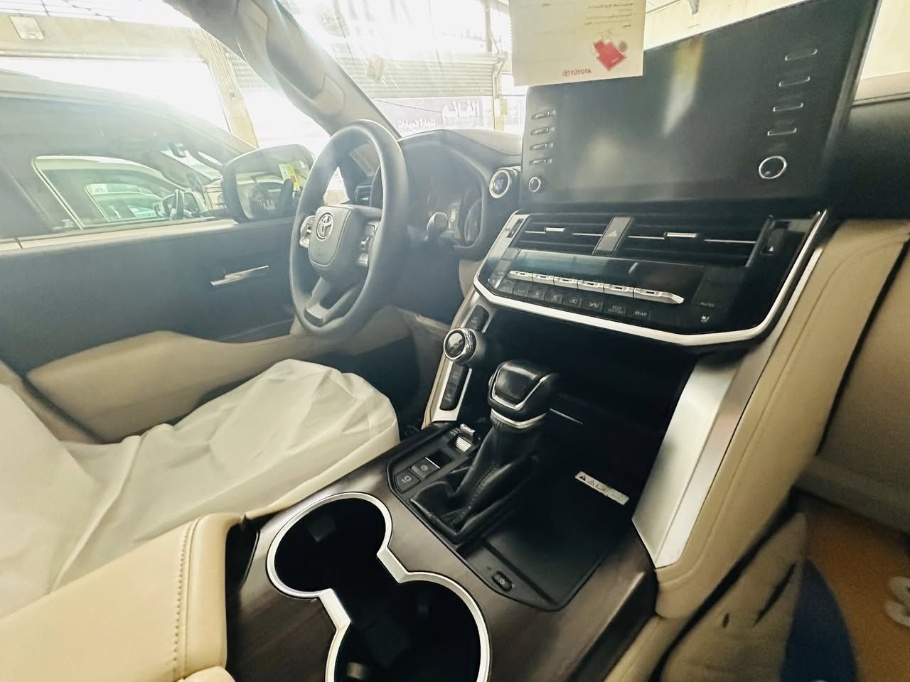 سلام عليكم لأندكروزر ٢٠٢٢GXR
ساز سبعيني تطبيق 
بدون صبغ 
ماشيه ٤٤
مكاني بغداد الكرخ 
***********
