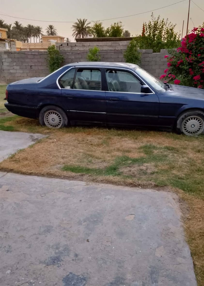 بسم الله الرحمن الرحيم
للبيع BMW  موديل1992
هذا رقم لل استفسار اتصال 
***********

