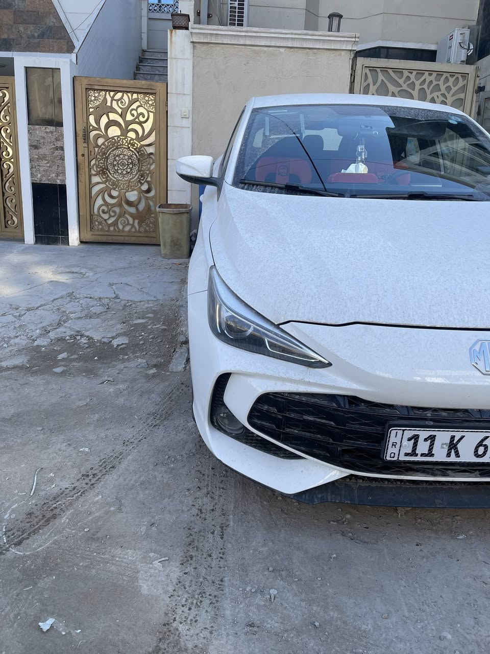 شباب للبيع ماشيه 4الف باسمي سعرها 110
***********
سياره كلشي مابيها ماعدا هاي الي بلدعاميه
