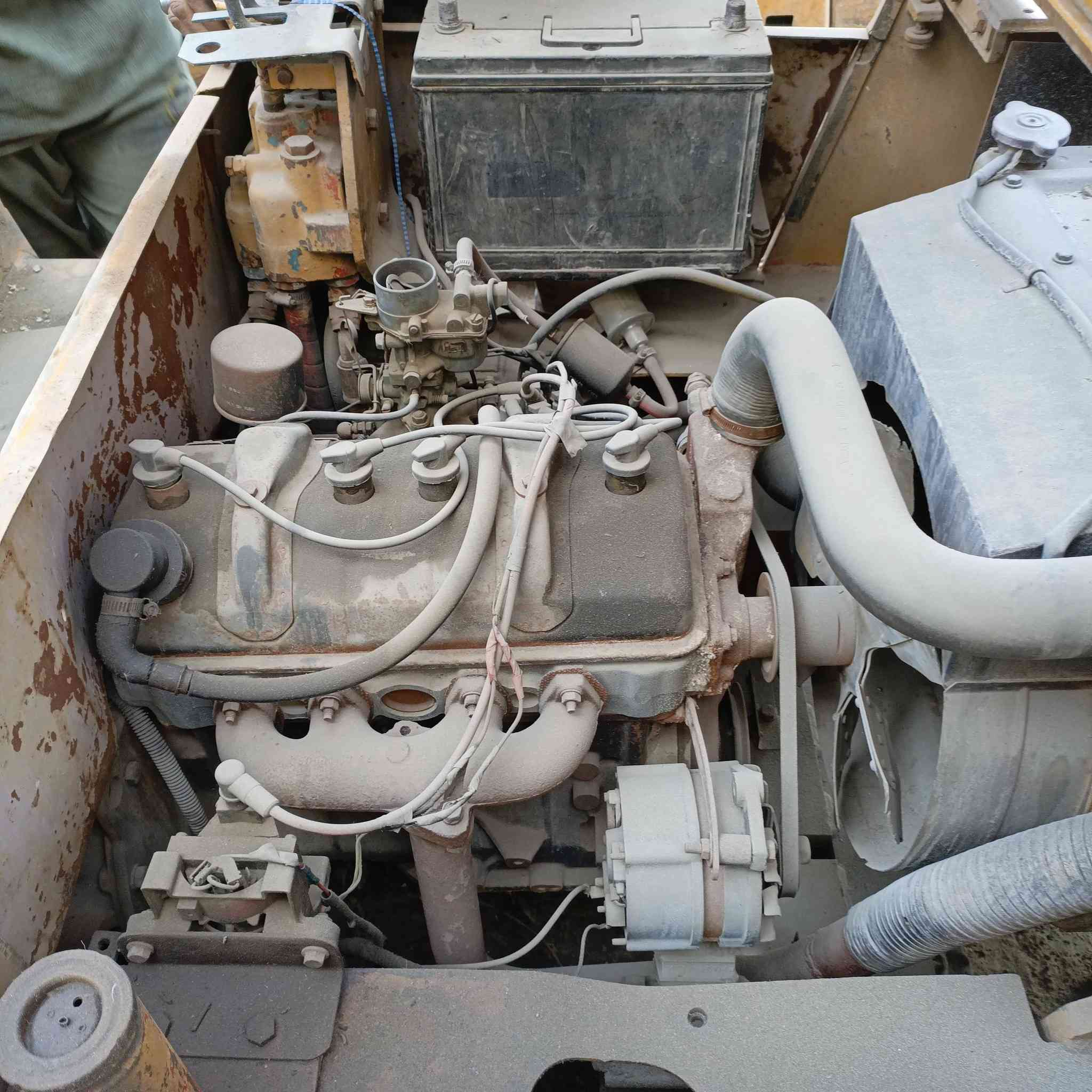 رافعه 3طن محرك بانزين شغال فقط الگير مينمر جگات ستيرن كله شغال سعر مناسب الي يريدها ***********
