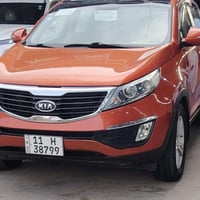 اخوان عندي سبورتج خليجي بيها قطعتين صبغ بدون دواخل السياره فول مواصفات...