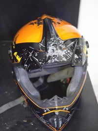 ٣ خوذ • ٢ جديد • مستعمل نظيف