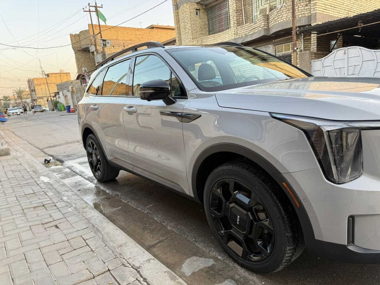 سورنتو  2024 x line
رقم بغداد دولي ماشيه(5000) 
وارد امريكي صور الحادث بل نشر 
فول مواصفات 1/1 قماره كنتارا بنوراما/ 7 راكب
محرك 2500 تيربو 🚀🚀
 
تحكم فور ويل اداريف + 4 انظمه قياده 
بصمه + تشغيل عن بعد 
شاشه كبيره متصله 
تبريد لمس + تبريد قطعتين منفصل 
تحكمات استيرن + شفتات أستيرن
دواخل بيانو بلاك + صاج + اتويتر
سستم سماعات BOSE+ دمام صندوك 
كامره 360 درجه + تحديد مسار 
رادار + نقطه عمياء+ نظام تتبع + قياده ذاتيه
توقف ذاتي عند الاقتراب + مانع تصادم 
كشنات جلد كهرباء + خزن ميموري 
كشنات تدفئه + تبريد + كشنات منفصل 
كشنات  خلفيه كهرباء + بردات جانبيه 
مداخل شحن كشنات اماميه + كشنات خلفيه
شاحن لاسلكي 
قاعد شحن بلك 
دواخل لونين زيتوني + اسود
تدفئه بل مري + ترحيب مري 
دخول ذكي + صندوك بصمه 
لد نهاري + لايت 4 عدسات + بلوجكتر لد 
ويل حجم 20 + تخم تاير جديد 
صدر على وضعيه الشركه امامي خلفي  
سياره جديده بعدها على وضع الشركه 

310وبيها مجال
***********
