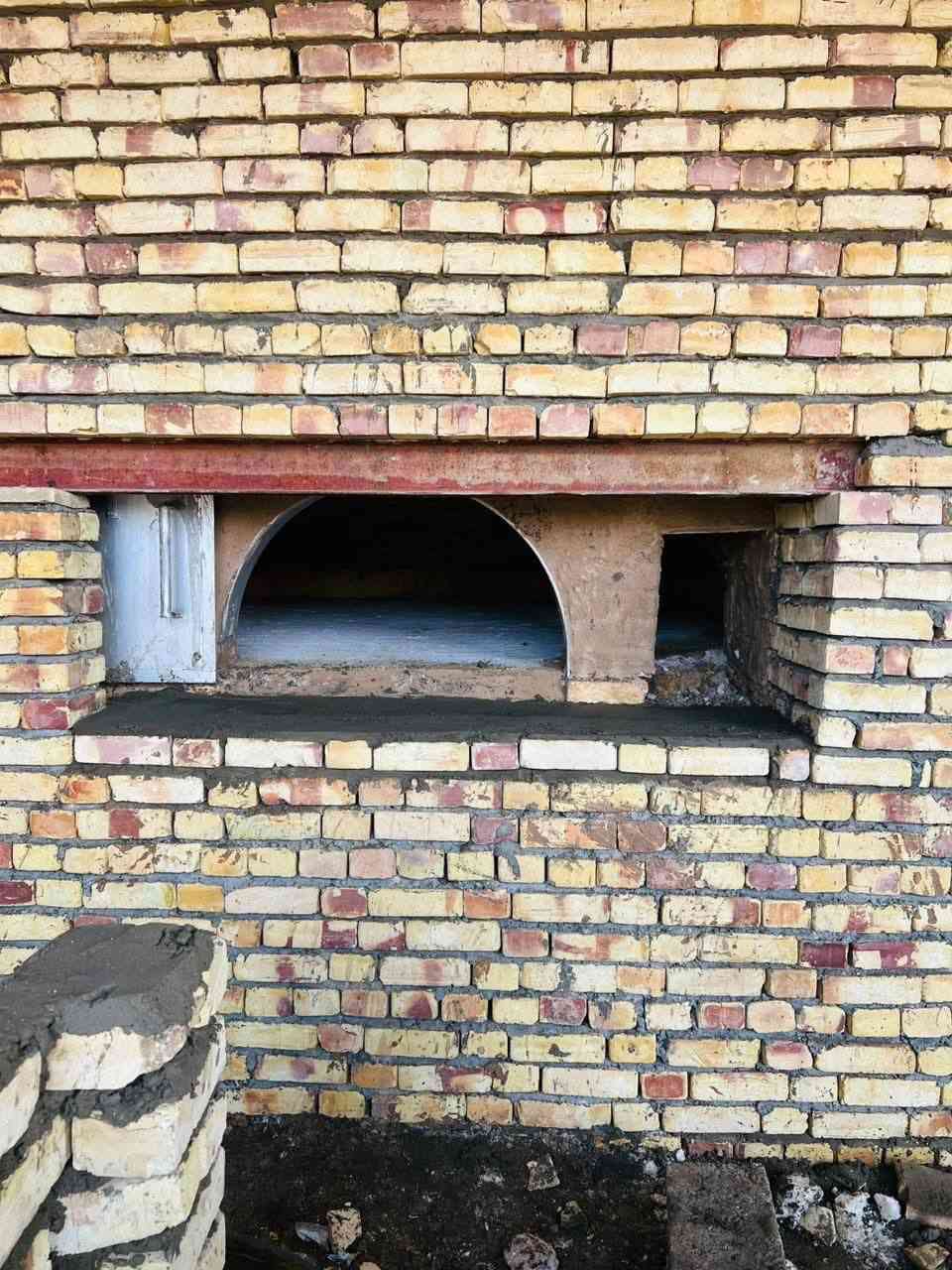 مقاولات هاني الكواز لبناء افران الصمون. ***********
⬅️هاني الكواز↔ لبناء افران الصمون وافران البيتزا  
✅ بناء الأفران بنواعها (تسليم مفتاح)
✅ تجهيز مواد ومعدات الأفران كامله
***********************************
✅ ملخص مواصفات الفرن الصمون 
1⃣ كرك ستاو كامل من اول صمون الى اخر صمونه 
2⃣ شرط حماوه الفرن متميزه بدون اصراف في الوقود 
3⃣ عكاده العركجين  بلفرشي مع طين ولملح (لمسات فنيه اصليه اي ارتفاع 80 سم! ) 
4⃣طابوك حراري تركي الزيتي الاصلي 
5⃣ قياسات الفرن صحيحه تساعد في استاو الصمون من اول صمون الئ اخر صمونه 
6⃣*الوجه شيلمان ثقل من اجل زياده القوه الفرن
7⃣ باب الفرن من الوزن الثقيل (ذمه)*-متانه وتحصين الحراره. 
8⃣ مده العمل ثلاثه ايام
يوجود لدينا كوادر مختصه في عمل الافران 
9⃣ ضمان الكوره 30 سنه 
             نعمل في جميع محافظات العراق 
⬅️وبأنسب الاسعار ➡️
للاتصال *********** هاني الكواز 📲
