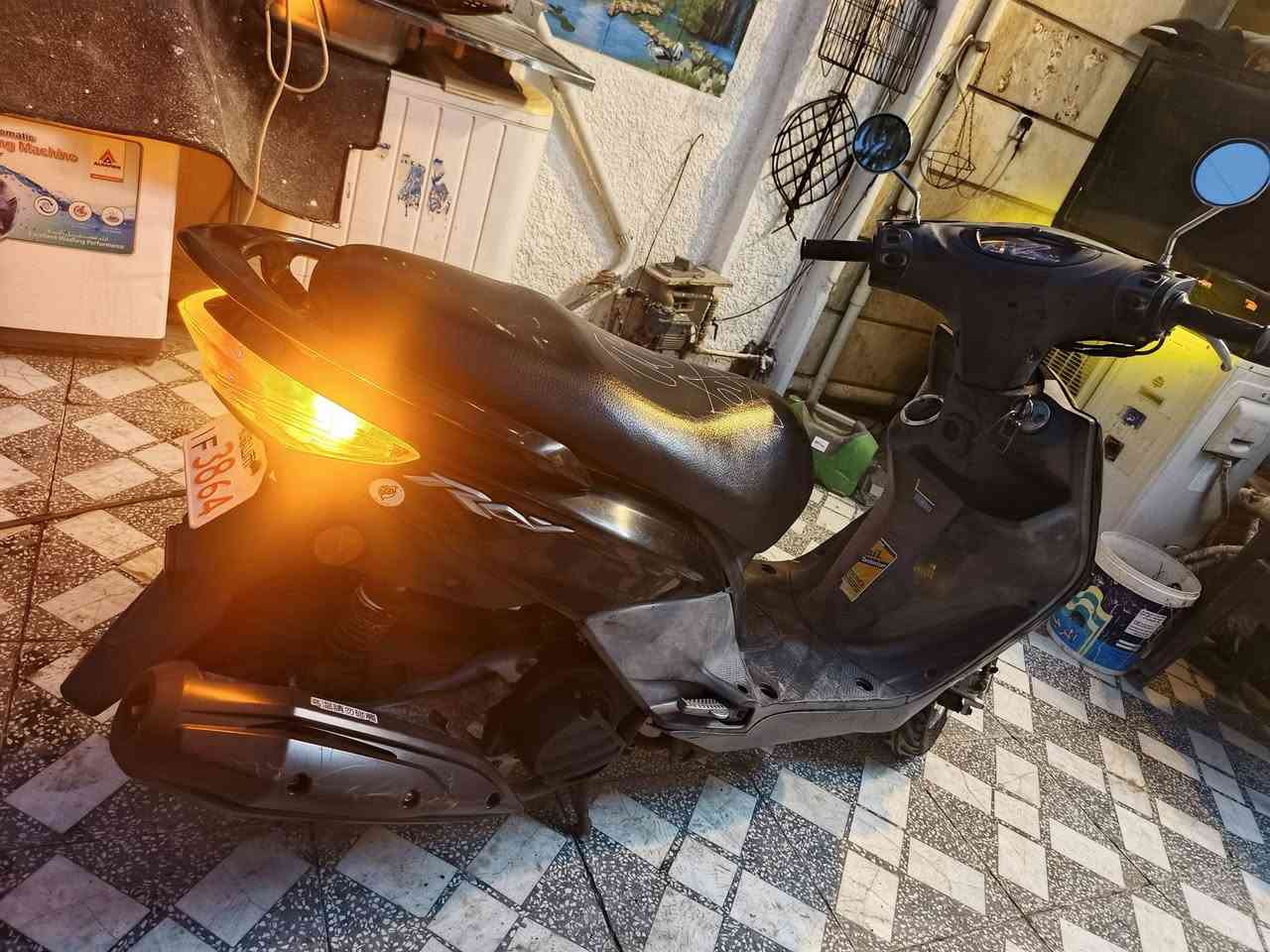 جيتي آر حديث
مكفوله كفاله عامه 
كله ختم واحد وي المكينه دراجه رمبه ماصارله هواي نازله ماماشيه هواي للبيع مكاني بلديات شارع المصرف الشراي يخابر***********
