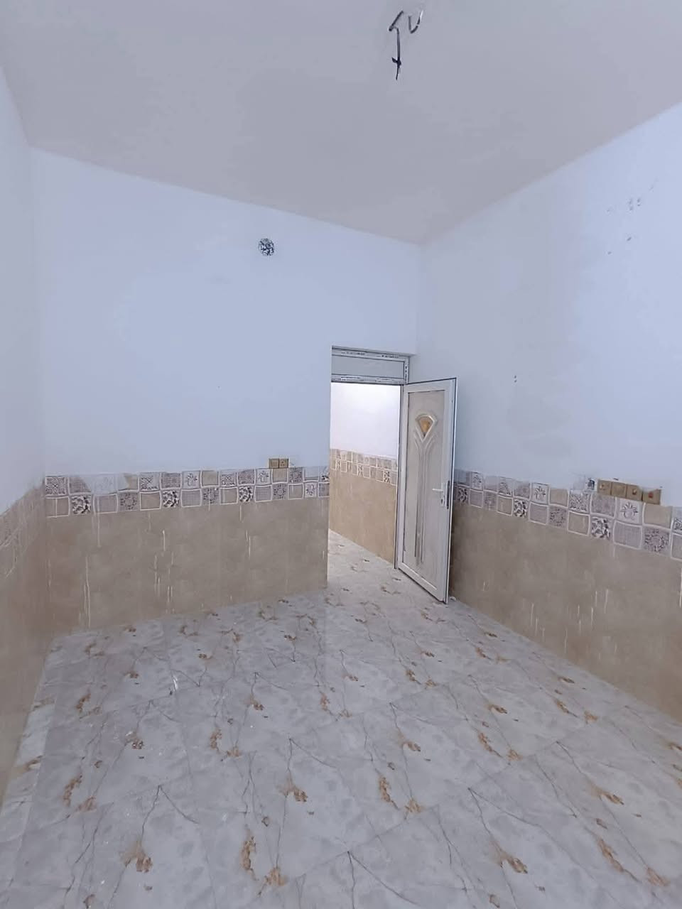 🏠 ،عرض مميز  ومناسب
✨دار للبيع مساحه 50 متر   طابق واحد 
مجمع سيد اسماعيل السكني السعر (36) مليون بناء جديد ٢٠٢٥ 
منطقه سكنيه تتوفر فيها جميع الخدمات  
يتكون البيت من غرفه وصاله ومطبخ ومنور وصحيات٢ وطارمة يبعد عن الإمام الحسين ١٠دقائق بلسيارة 
طابو زراعي قرار محكمه سند 25 
للحجز والاستفسار على أرقام 
***********
***********
المجمع على طريق الزوار والمواكب
#عقارات
