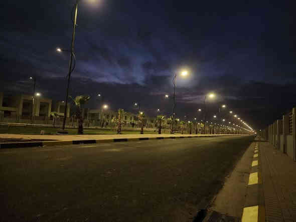 للبيع — بيت راقٍ في مجمع بوابة الكاظمية - الصابيات يحتوي على قرض عقاري📍
المساحة: 235 م² - جاهز للسكن 

البيت يحتوي على:

✨️كاونترات حديثة
✨️فرن + طباخ + مرشحة + غساله صحون + ثلاجه 
✨️سبالت جديدة في جميع الغرف
✨️ستائر جديدة من ملكة الستائر – شارع الربيع (تول + بطانة)
✨️ستائر شريطية (زيبرا) لشبابيك المطبخ وصحن الدرج والأبواب الخارجية
✨️مراوح سقفية جديدة لكل الغرف
✨️صالتي استقبال ومعيشة مجهزتين بثريّتين فاخرتين
✨️حديقة الكراج الداخلية وحديقة السياج الخارجية مزروعتين ثيل واشجار 

السعر : 340 مليون مقدمه + 17 مليون للاثاث والمتبقي يسدد شهريا للمصرف العقاري✨️

للاستفسار والتواصل:
شركة أوتاد للتطوير العقاري والاستشارات الهندسية
رقم الهاتف / واتساب: ***********
فيسبوك:
https://www.facebook.com/profile.php?id=100090650325799&mibextid=ZbWKwL
تيك توك:
https://www.tiktok.com/@awtad_real_estate?_t=8sXpM2WH5Vw&_r=1
