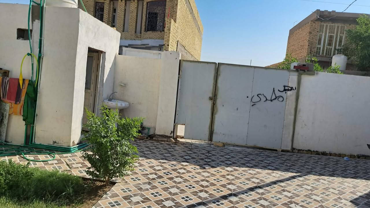 دار البيع بحي الصدرين
بيت كامل بنا۽ بلوك بس مرتب وحلو
كامل غرف عدد ثنين
صاله + دوانيه
مطبخ حمام داخلي
تواليت خارجي فقط
سعر 88 وبي مجال قليل
مساحه 250 طابو صرف
الستفسار مراسله صفحه
او نتصال ع رقم ***********
وتساب متوفر
