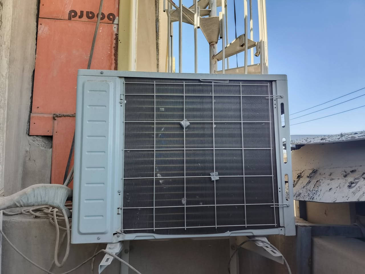 سبلت نوع بلسان (طن ونص) تدفئة وتبريد
مستعمل شغال ونظيف جدا استعمال قليل جدا
السعر 325 الف


**إذا كنت صاحب هذا الإعلان وتريد حذفه لأي سبب، رجاءا أرسل رسالة إلى الدعم الفني**