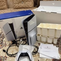 بلي ٥ كامل غراض   جويستك ١ او ٢   وياه ستاند وحامل أقراص   وشاحن يدات ...