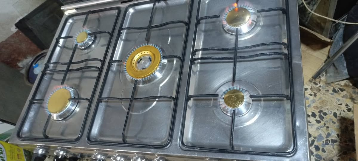 السلام عليكم طباخ فرش مصري نضيف كلش اخو الجديد كله شغال وعلا الفحص السعر ١٨٥ وبي مجال بسيط للاستفسار*********** 👈ملاحظة يوجد توصيل للحياء القريبه👉 النجف, العراق
