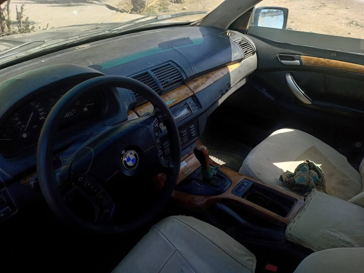 السلام عليكم  BMW  x5 موديل ٢٠٠٣ محور ملكه vvt2500  رقم السياره أربيل السنويه ساقطه مكان السياره ديوانيه مركز وصاحب الوكاله ايضا ديوانيه وعنده وكاله مطلقه بالسياره بدون شطب او اي شي السياره ما عليها لا  علامة حجز ولا غرامات السعر ٤٠ ورقه وهذا رقمي وبي واتساب  ***********
