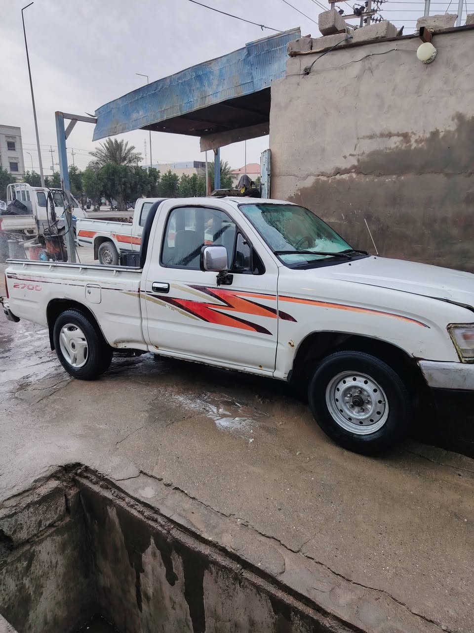 سلام عليكم للبيع بيكم 99- رقم واسط سنويه ل 27-
مكفولة قماره وشاصي المكان البصره زبير سعر 60- 
وبيه مجال الاستفسار ***********
