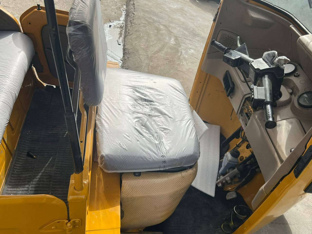 السلام عليكم تكتك مصبوغه حزام تكتك 2021 رقم وسنويه كامله مابيه كل نقص مكان بغداد جسر  ديالى رقمك ***********
