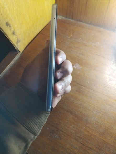 اسلام عليكم موبايلA32 لبيع جهاز نضيف مابدل بيش لبيع سعر 125 هاذه رقم *********** لعلون ديالى بعقوب التحرير
