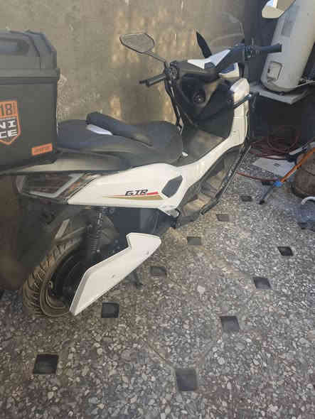 دراجة شحن GTR  استخدام 4 ايام فقط للبيع
حجم بطارية 50
ملف 3000
دراجة خير من الله رزنة وجديدة سعرها 2 مليون قفل 
***********
