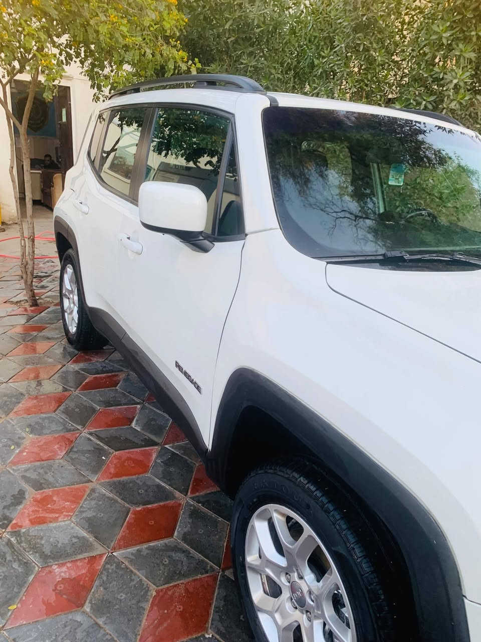 للبيع جيب امريكي 2016
حادث جاملق وبنيد 
السعر: 105 وبيها مجال 
***********
