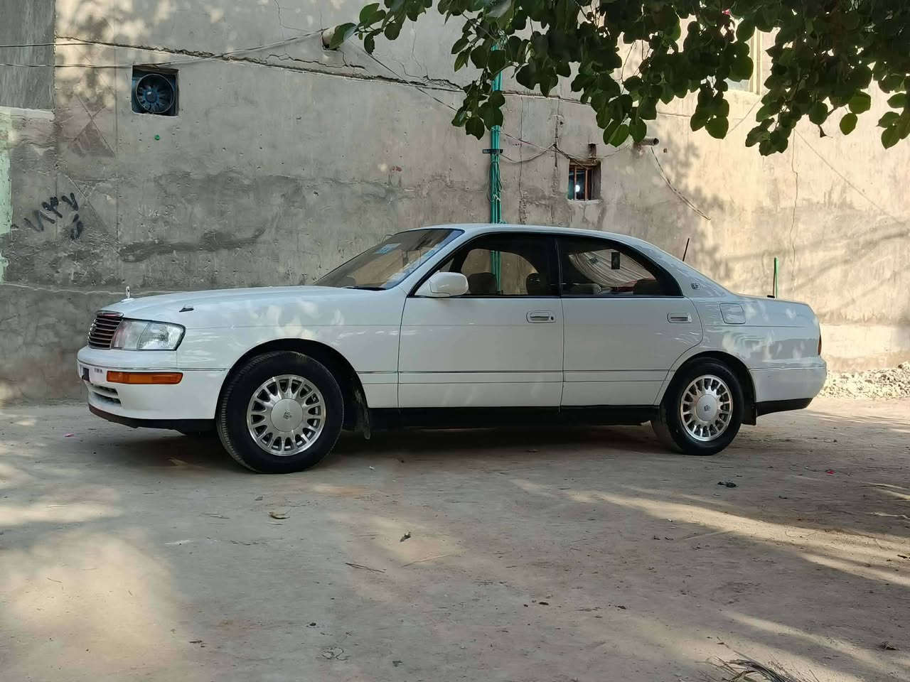 سلام عليكم بطه رقم نجف نكليزي موديل ٩٥ جديده وحلوه كلش مكاني نجف السعر ٦٠ وبيه مجال بسمي ***********
