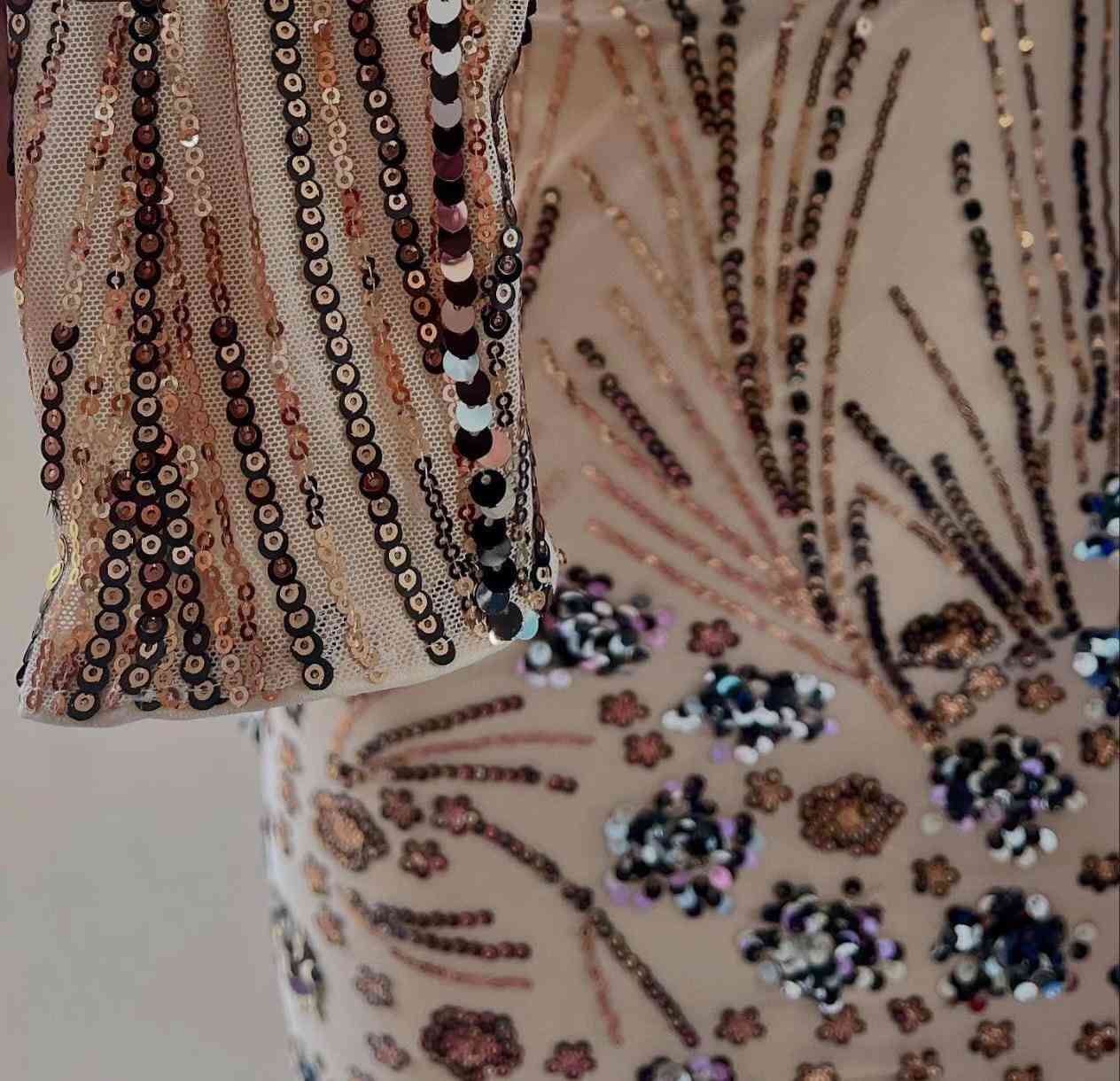 ✨ فستان نسائي ماركة زارا 
جديد كلش حلو وراقي، ذوقه عالي ويبرز الأنوثة
قماشه ناعم ولبسه مريح، مناسب للطلعات والمناسبات

📏 القياس L
⚖️ يلبس من 60 إلى 68
💰 السعر 35 ألف

💖 قطعة أنيقة تستاهل 
واتساب ***********
