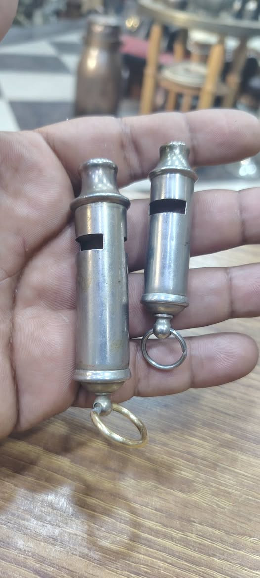 صفارات شرطه انتيك واتساب *********** العنوان ديالى خانقين يوجد توصيل
