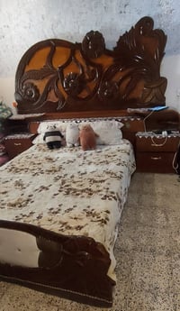 سرير • غرفة نوم • مفروشات