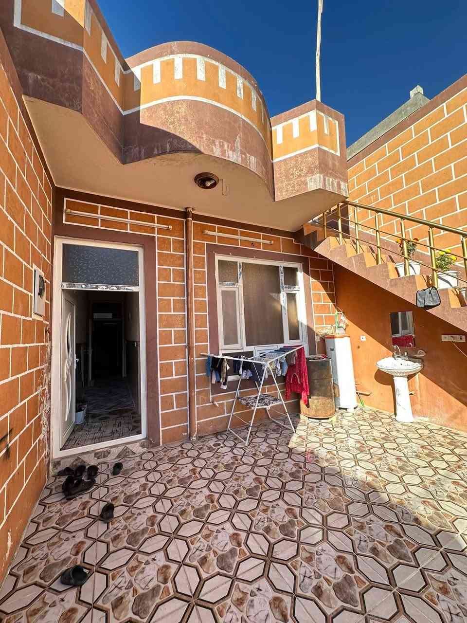 هەرزان هەرزان خانوویەکی زۆر هەرزان و گونجاو 

سلام علیکم

#خانووی_نایاب بۆ فرۆشتن ⛪💒
ناونیشان 📍کەلار _ ناحیەی ڕزگاری (سموود) 

◼️ گەڕەکی ژاڵە 🌆🌃 کۆڵان سەبەکان 🛣️
◼️ ڕووبەری 5 بە 20 = 100 مەترە 📏📐
◼️ تاپۆی یەک ناوە  🖼️
◼️ شوێنێکی زۆۆر خۆش و دڵگیری هەیە. 
◼️ کامل ژوورەکانی 1.20 کاشییە ✅
◼️ ڕووی خۆر بەیانییە 
◼️ نرخەکەی زۆۆۆر گونجاوە ✅✅

🔴 ژوورەکانی ئەم خانووە پێکهاتووە لە ⬇️

🔶 میوان 🪑🚪
🔶 مساعد مطبخ 🍽️🫖
🔶 هۆڵێک 🖼️
🔶 ژوورێکی نوستن 🛋️🛏️
🔶 ڕۆشنایی 🪟
🔶 مشتەمەلات 🛁🚿

بۆ زانینی نرخ 💵پەیوەندی بکەن بەم ژمارانەوە 📲📞📳

***********
***********

دەتوانن سەردانی
#نوسینگەی_ئەیوب_لە_سموود بکەن 

ناونیشانی نوسینگە ◀️ ڕزگاری جادەی نێو بازاڕ 🛣️
🔴 سەرووی شارەوانی سموود. 🌆🏣
🔴 تەنیشت شیرینی خانەی زانا🍹🏢

ئێوەی بەڕێزیش هەر موڵکێکتان هەبوو بۆ فرۆشتن یان ویستان بیکڕن دەتوانن ڕەسم و زانیارییەکانتان بنێرن بۆ ژمارە ڤایبەری 📳✅ ***********
