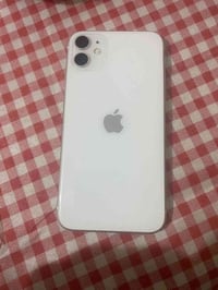 تلفون آيفون 11 عادي  بلادي ما مفتوح  بطارية 93 / السعر 300 و بي مجال ب...