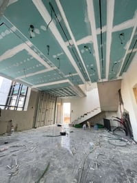 ديكور داخلي • واجهات خارجية • زجاج كيرتن وول