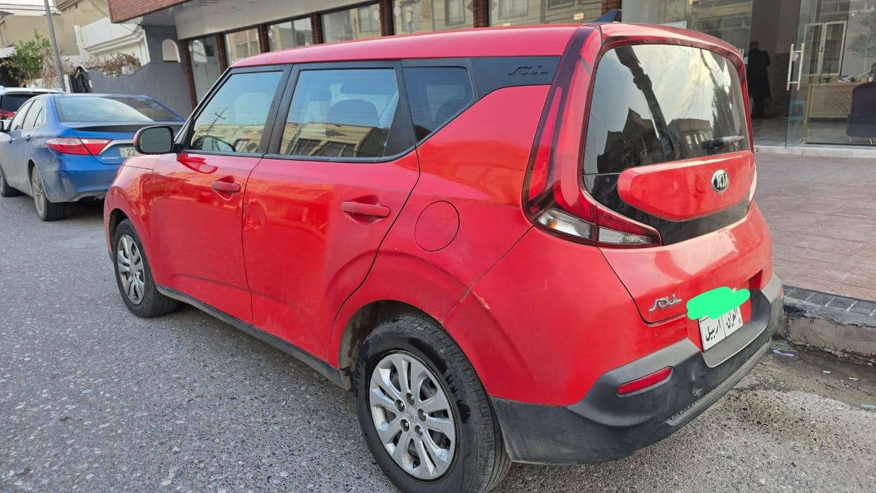 كيا سول 2020 رقم اربيل 
محرك 2000 دوش
بي تبخير بسيط
تحويل بشرط
صبغ من جهة السايق موضح بالصور و مبين
الجاملغ الأمامي و الخلفي ويه شويه بالبابين
بدون دواخل
طخات مبينة بالصورة على وضعها 
مواصفات السيارة
شاشه كبيره
شاشة اعطال
تحكم ستيرن
كامرة خلفية
اوتو ستوب
مانع انزلاق
كير 3 وضعيات

السعر 135 ورقة
***********
