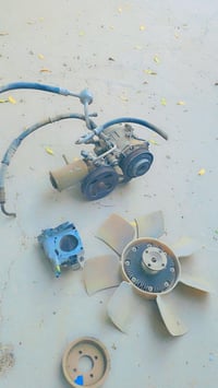 قطع غيار سيارات • مملوكة • حاوية