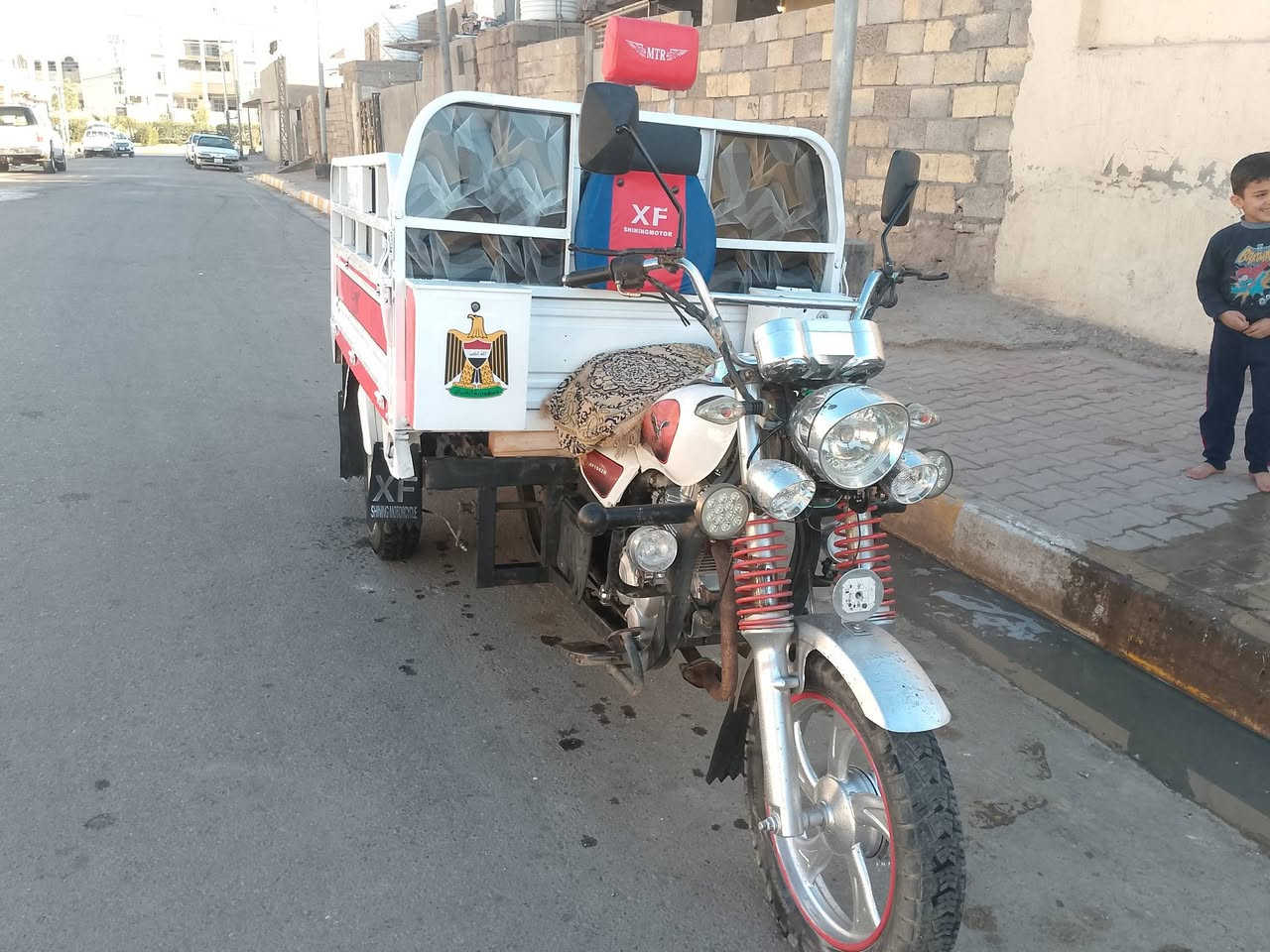 شباب ستوته للبيع موديل 19وراق وكمرك ستوته جديده وخير من الله كلهه شغاله ونضيفه سعر  مليون 650 وبيه مجال مكاني رمادي رقم لهاتف ***********
