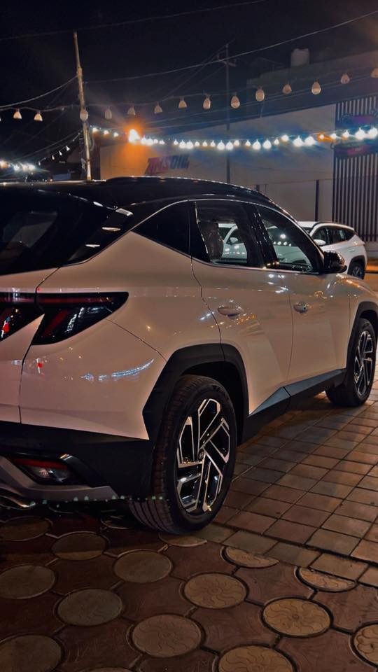 السلام عليكم
توكسان ٢٠٢٥ خليجي 
السياره جديده بوضع الشركه 
ماشيه ١٧ الف 
توكلر. السياره 
ومواصفات التوكلر معروفه 
مستعجل ع بيعتها وسعرها جوه السوك وبالخير ع الياخذها 
السياره عارضها ب٢٣٠ وبيها مجال 
مكانها فلوجه 

***********
‏***********
