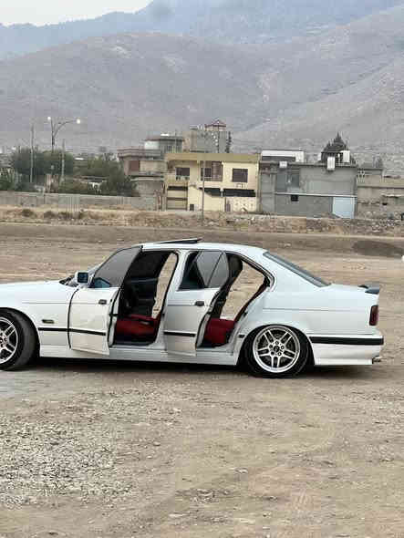 سه ره تا به ناوي خودا
ئه م bmw بؤ فرؤشتن 
سه ياره كه بيانوو بڕه هه موو گياني به شه رت
ئارم پلاستيك سلئماني به شه رتي ئارم و ئه وليات و غرامه
520گئر عادي مه شاءالله زؤر به قوه ته
ئه كسل قفل
سلايت
ته بريد ساردوو گه وم
ده بل په ره شووت
جام كاره با
ته بريد له مس
پئش و پشت m
ويل m لؤك
لايت ئه لقه و فانؤس
مه كينه ي هه لمي نيه به شه رتي گئر و مه كينه ي و موس و براوه 
بؤياخي نيه
چركه ي تيا نيه هه موو گياني ئيش ده كات
سعري ته نيا ٤٥وه ره قه
وه تس ئاپ و ڤايبر***********
