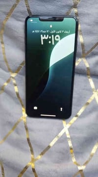 ايفون ١١ برو ماكس ذاكره ٦٤ شاشه اصليه مال الجهاز فقط مستبدل البطاريه و...