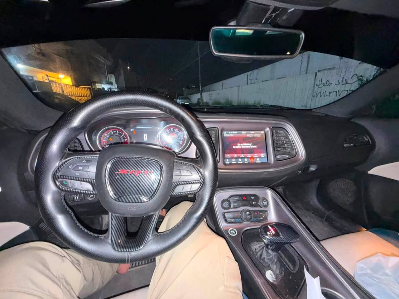 دوج جالنجر 2017 SXT 

 اللون الخارجي: نيلي مميز (Indigo Blue)
 المحرك: 6 سلندر، بسعة 3.6 لتر (Pentastar V6) اقتصادي وقوي (305 حصان)
 الكير: أوتوماتيك 8 سرعات (تبديل ناعم ورياضي)
 اللوحة:  الرقم الجديد بغداد

الحادث/  بنيد وجاملغ

تبريد ثلج بشرط
المواصفات 
رادار جانبي
رادار خلفي
ويل رياضي  20
شاشه و كامره دواره
كاربلي
اندرويد اوتو
بيرفورمنس بيج لعرض جميع قدرات السياره
شفتات ستيرن
كشنات حضن رياضي
كشن سائق كهرباء 
دكمه سبورت

مكان السيارك بغداد السيدية

للاستفسار اتصل
***********
