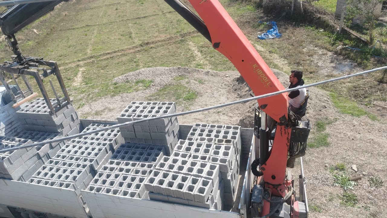 السلام عليكم
بلوك درجة اولى شرط قياس واحد وبلوك مضغوط وقوي وفول المادة مالتة
معمل سلوان واحد صلاح الدين ***********
***********
