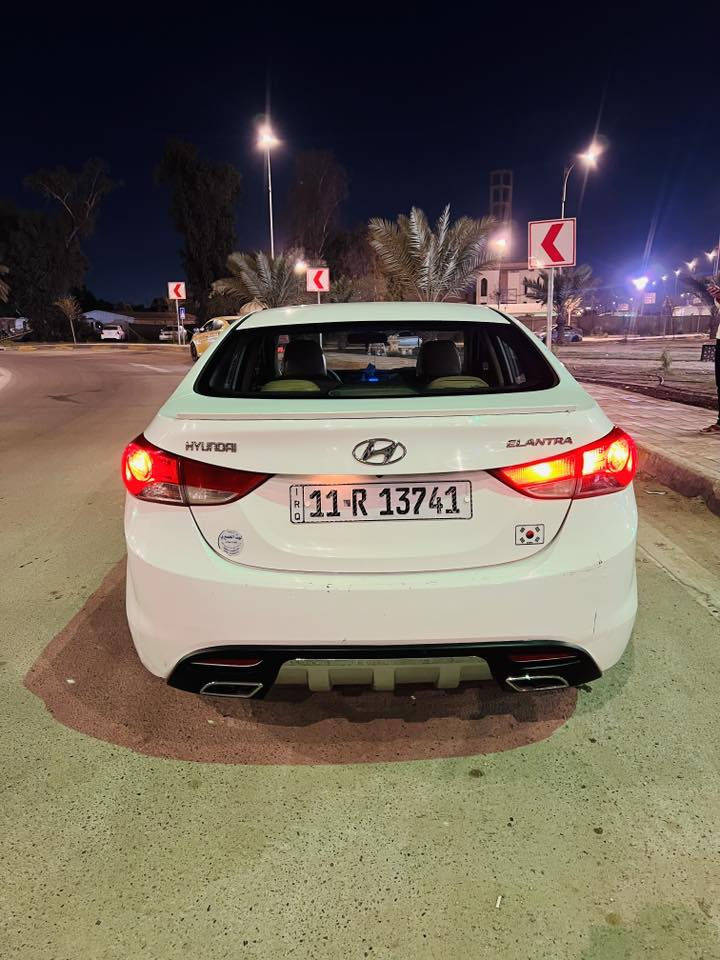 السلام عليكم 
النترا 2014 
رقم بغداد 
مكينه 1800 دوش 
كير / اوتماتيك + عادي 
موصفات 
شاشه 
تحكم استيرن 
فتحه 
كامره خلفيه 
نظام ايكو اقتصادي 
الاستفسار  ***********
