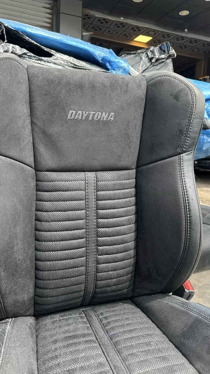 غرفه جارجر (دايتونا ) 2023 
حضن +كهرباء + تدفئه _تبريد  فول مواصفات

شركة زياد الهنكاري

الكراده شارع الزيوت قرب كراج 2000

***********
***********
