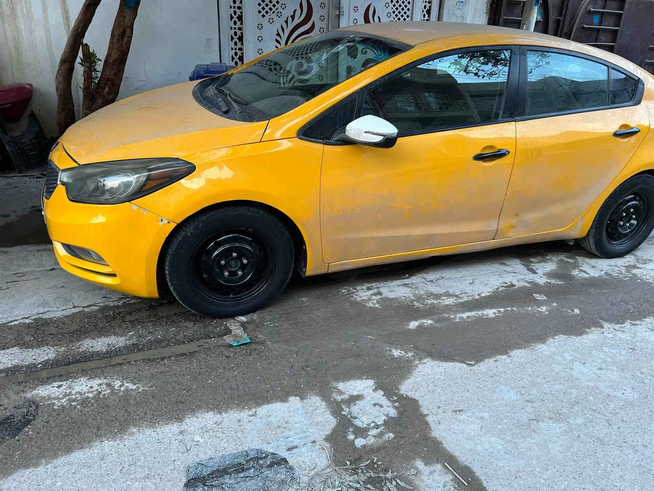 سلام عليكم سيارة فورتي تكسي مديل 2015 حادثه أمريكي جاملغ الخلفي العنوان بغداد البلديات الرقم ***********
