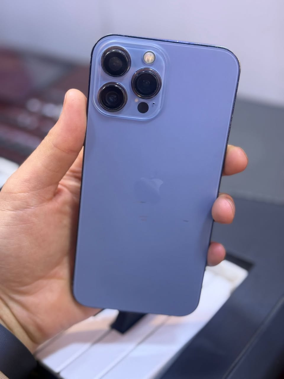 سلام عليكم

ايفون 13 برو ماكس ذاكره 512
 بطاريه مبدله اصليه
كامرات مبدله اصليه مال تفصيخ
وضهر مبدل 

شاشه مالته الاصليه فيس ايدي شغال

التلفون ماستر كارتونه مالته موجوده 

رايده ب 450 وبي مجال بسيط 

مكاني بغداد حي اور للاستفسار اتصل ***********
