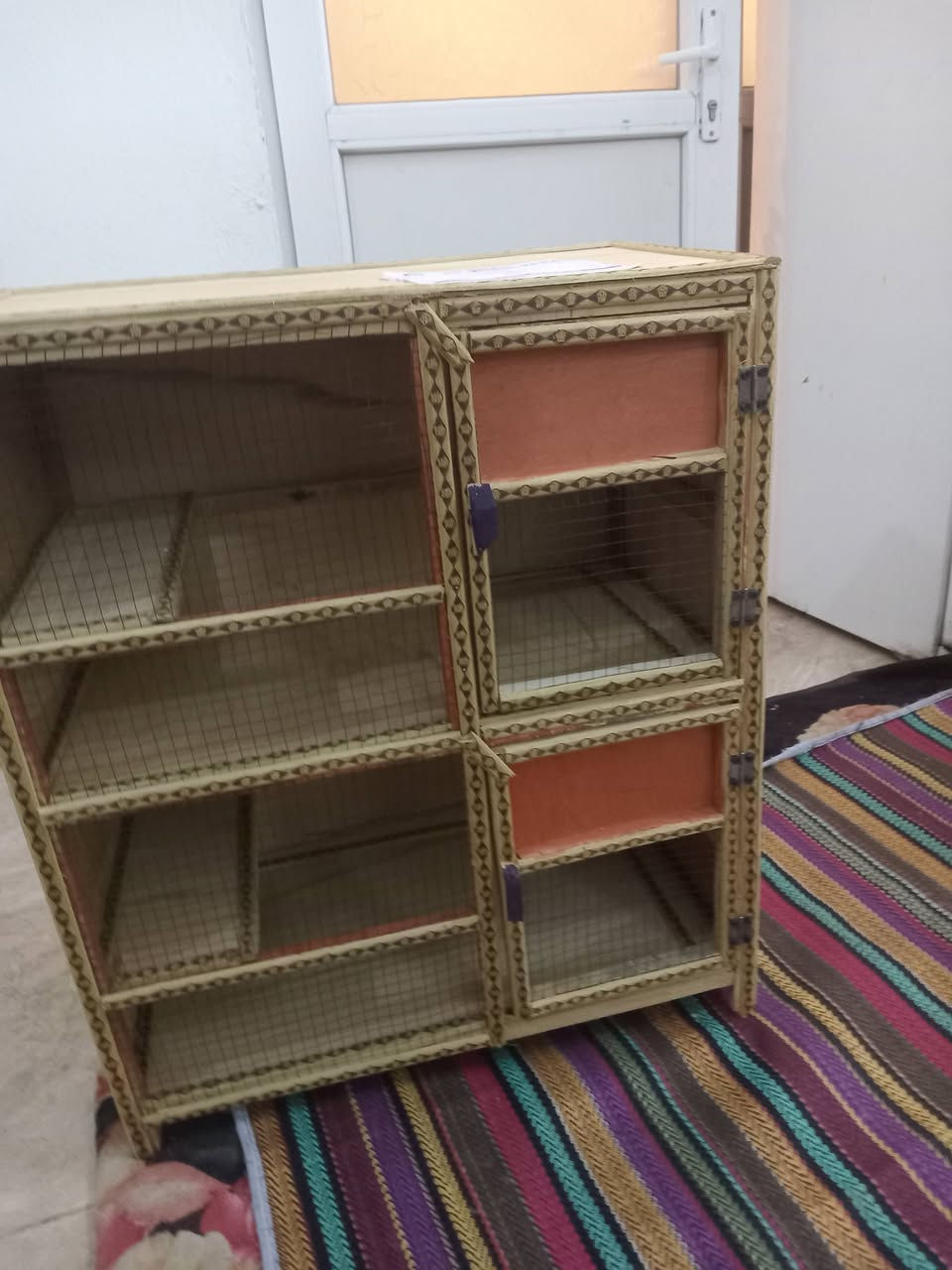 صلى على محمد توصيل جميع المحافظات
لارتفاع الكلي 80 ,رتفاع خانه وحده 40  عداد جمله عدنه 
العرض 70.  
نزال 35 
قضلمه صاج داخلي خارجي 
للستفسار    وتساب *********** حجز 
اكو خانه ام وحده اكو خانتين
