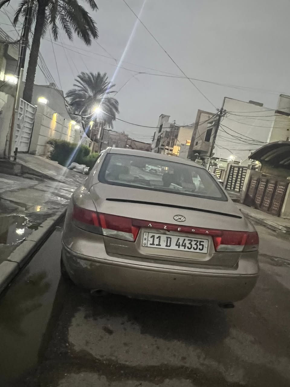 مراوس  حسب القناعه
***********

الموديل: 2007 Limited
المحرك: 3.8 لتر V6 بقوة 263 حصان تقريباً
العزم: حوالي 255 lb‑ft (~346 نيوتن·م)
ناقل الحركة: أوتوماتيك 5 سرعات بشيفترونيك (Shiftronic)
الدفع: أمامي (FWD)
السرعة والأداء: أداء قوي وسلس مع محرك مناسب لقيادة مريحة  ￼

⸻

🛋️ الراحة والداخلية:
 • مقاعد جلد فخم
 • مقاعد أمامية مدفّأة
 • تريم داخلي خشبي / جلد يعطي لمسة فخامة
 • شاشة وسطية (حسب التجهيز)
 • نظام صوت ممتاز (اختياري مع حزمة Premium)  ￼

⸻

📍 الميزات الإضافية في Limited:
 • شمسية خلفية كهربائية (Power rear sunshade)
 • جنوط 17 بوصة
 • تحكم كهربائي بالمقاعد (بعض النسخ)
 • ABS، نظام ثبات إلكتروني، تحكم بالجر
 • 8 وسائد هوائية (سلامة جيدة)
