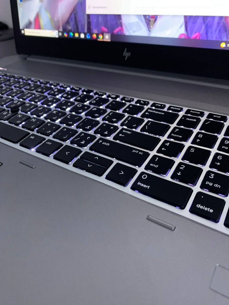 📣 للبيع HP ZBOOK 17 G6
💻 المعالج: Core i7-9850H
🎮 كرت الشاشة: NVIDIA Quadro T1000 4GB
🧠 الرام: 16GB DDR4
💾 الهارد: 256GB SSD M.2
📺 الشاشة: 17.3 إنچ FHD كبيرة وواضحة
🎁 ملحقات هدية:
✔ ماوس
✔ ماوس باد
✔ حقيبة
✔ شاحن أصلي
✅ مناسب شغل هندسي، تصميم، مونتاج، برامج ثقيلة
💰 السعر: 690 ألف دينار
📱 للتواصل:
واتساب / ماسنجر
📞 ***********
