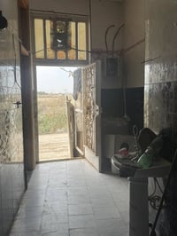 ام الخيل الرابعة • ١٧٦م • غرفتين