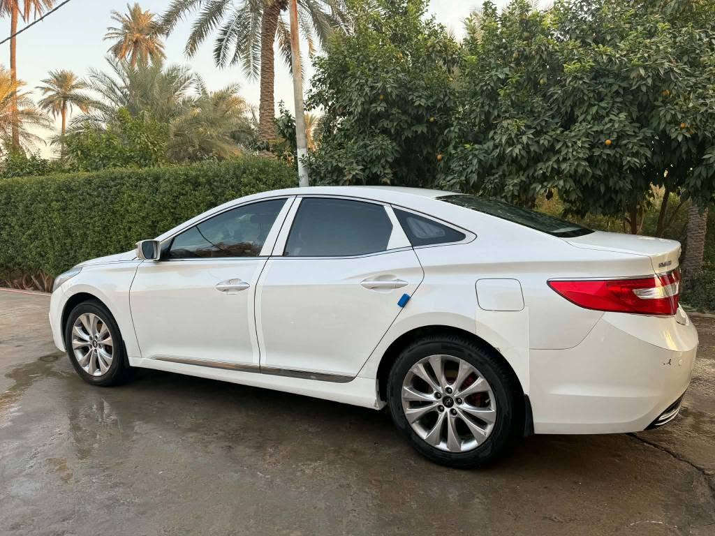 للبيع ازيرا 2015 خليجي
محرك مكفول بلادي
كير مكفول باتري جديد تخم تاير جديد تبريد شغال ثلج بلادي
رقم شمالي بسمي
مكفولة من الضربه والصبغ والبارد والخياس والتنكيد
سياره نظيفة كلش ممتعوبه ولا ملعوب بيه ابد
اشارير بالمري
مري شفط جام كهرباء
شاشه كامرة دوارة
بردات بلادية
السعر 130ورقه وبيه مجال مكانه بغداد الراشدية للاتصال *********** بغداد, العراق
