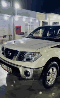 نيسان نافارا مؤديل 2009 سه ياره كه نمونه يه له جواني
دوو ده سه له شه ريكه وه سپئ ري دانه به زيوه مه كينه و گئ ري نه كراوه ته وه چوار تايه ي لؤكي له ژئ رايه
دوو پارچه ي بؤياغه سه نه وي سالئ كه به سه رچوه
سعري 98 گه لاو تؤزئ مه عمه له
075‪11572767
***********
