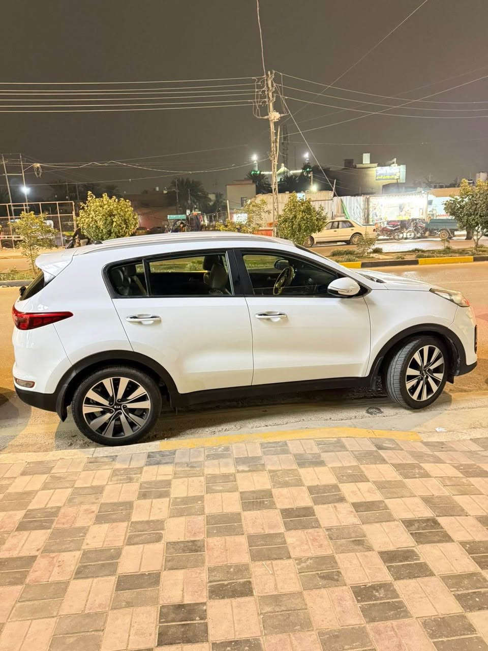 السلام عليكم 
كيا سبورتج مديل 17 خليجي كفاله عامه
رقم بغداد بأسمي
سياره جديده راعيها دكتور 
ماشيه 123 الف 
موصفاتها نص فول معروفه
محرك ٢٠٠٠ 
مري شفط 
٣ انضمه قياده 
حساسات امامي خلفي 
تبريد قطعتين
السعر 178 بيها مجال للبيع فقط
العنوان كربلاء حي الحسين كربلاء, العراق


**إذا كنت صاحب هذا الإعلان وتريد حذفه لأي سبب، رجاءا أرسل رسالة إلى الدعم الفني**